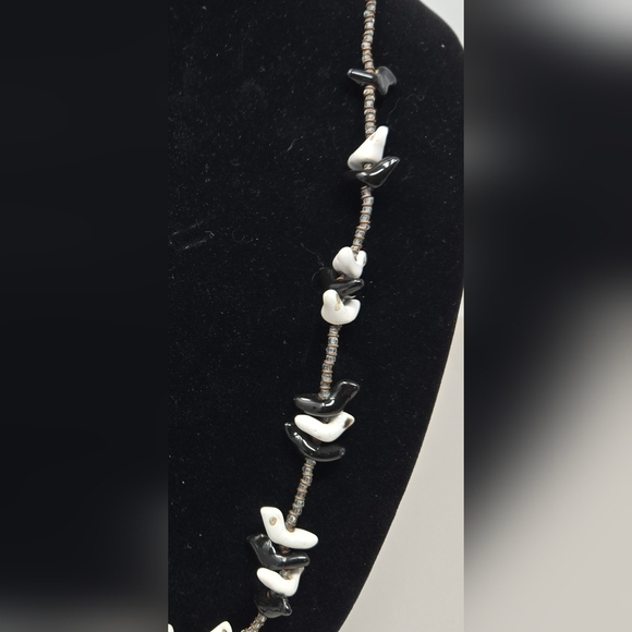 Black & White Ceramic Fetish Birds Beaded Necklace Pierced Earrings Set Vintage - Picture 7 of 12